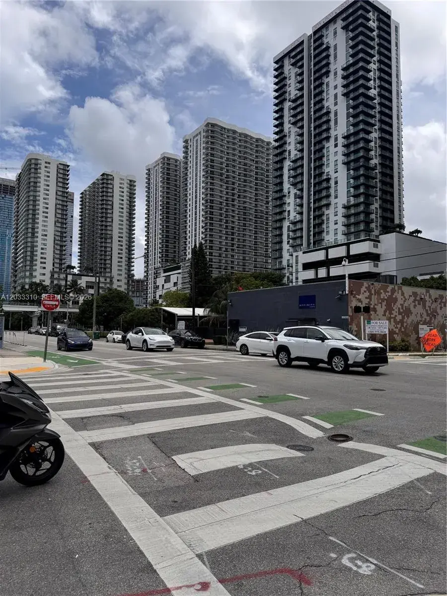 1600 NE 1st Ave # 2015, Miami FL 33132