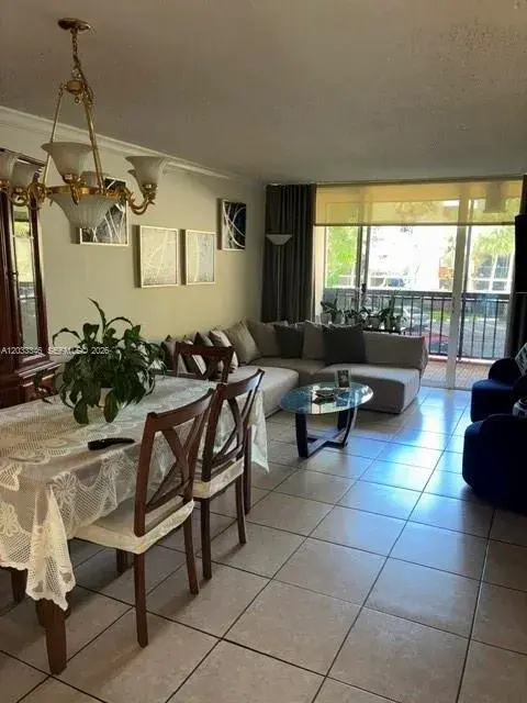 10845 SW 112th Ave, Miami FL 33176