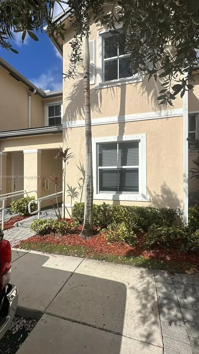 2819 SE 1st Dr # 9, Homestead FL 33033