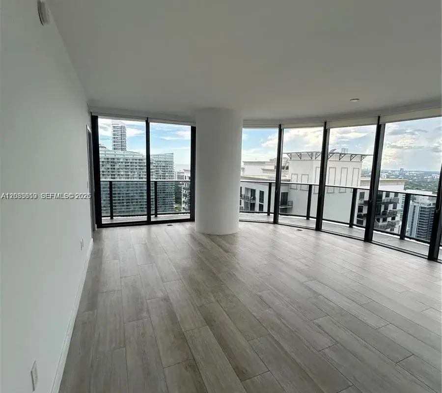 55 SW 9th St # 3506, Miami FL 33130