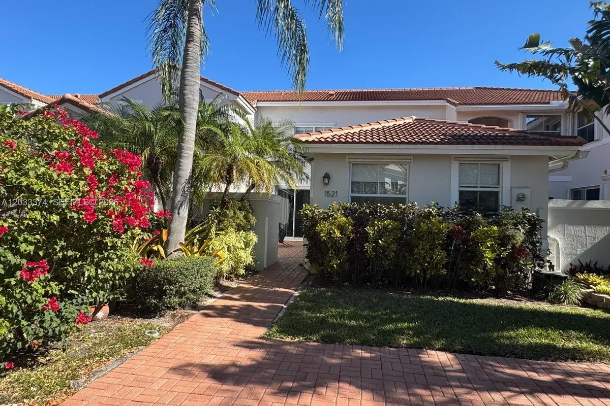 1521 Seagrape Way, Hollywood FL 33019