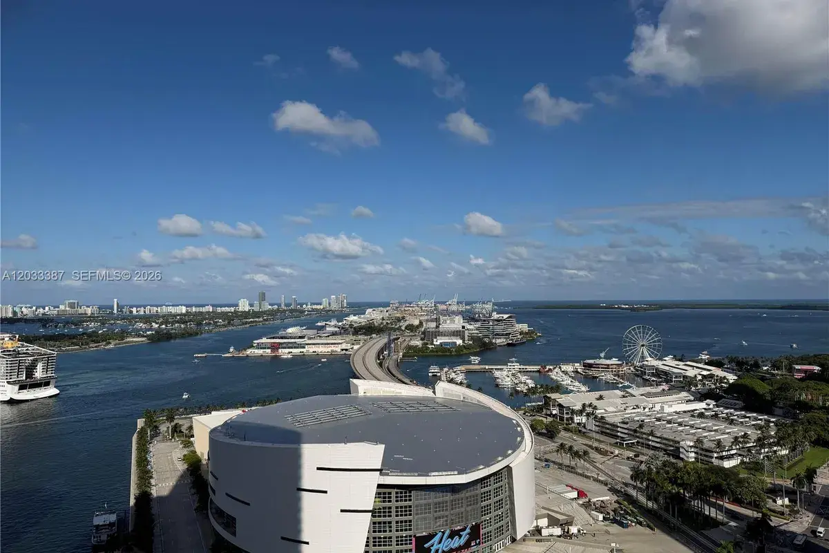 888 Biscayne Blvd # 3001, Miami FL 33132
