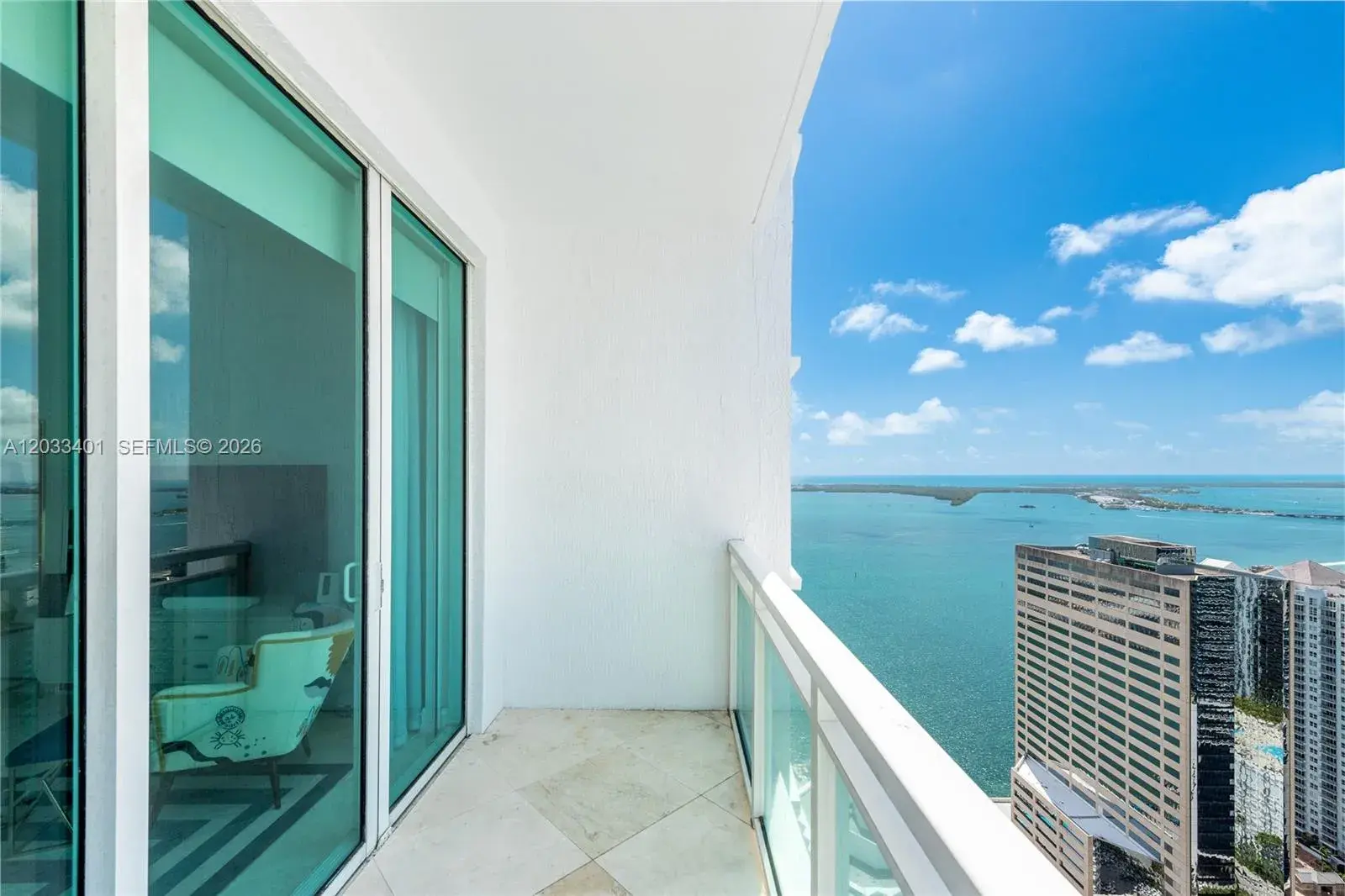 1 bedroom 1 bath Residential Lease for rent at 950 Brickell Bay Dr # 4403, Miami FL 33131
