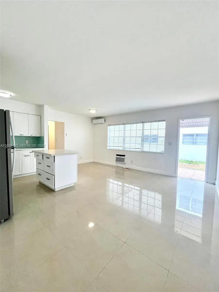 2031 Jackson St # 3, Hollywood FL 33020