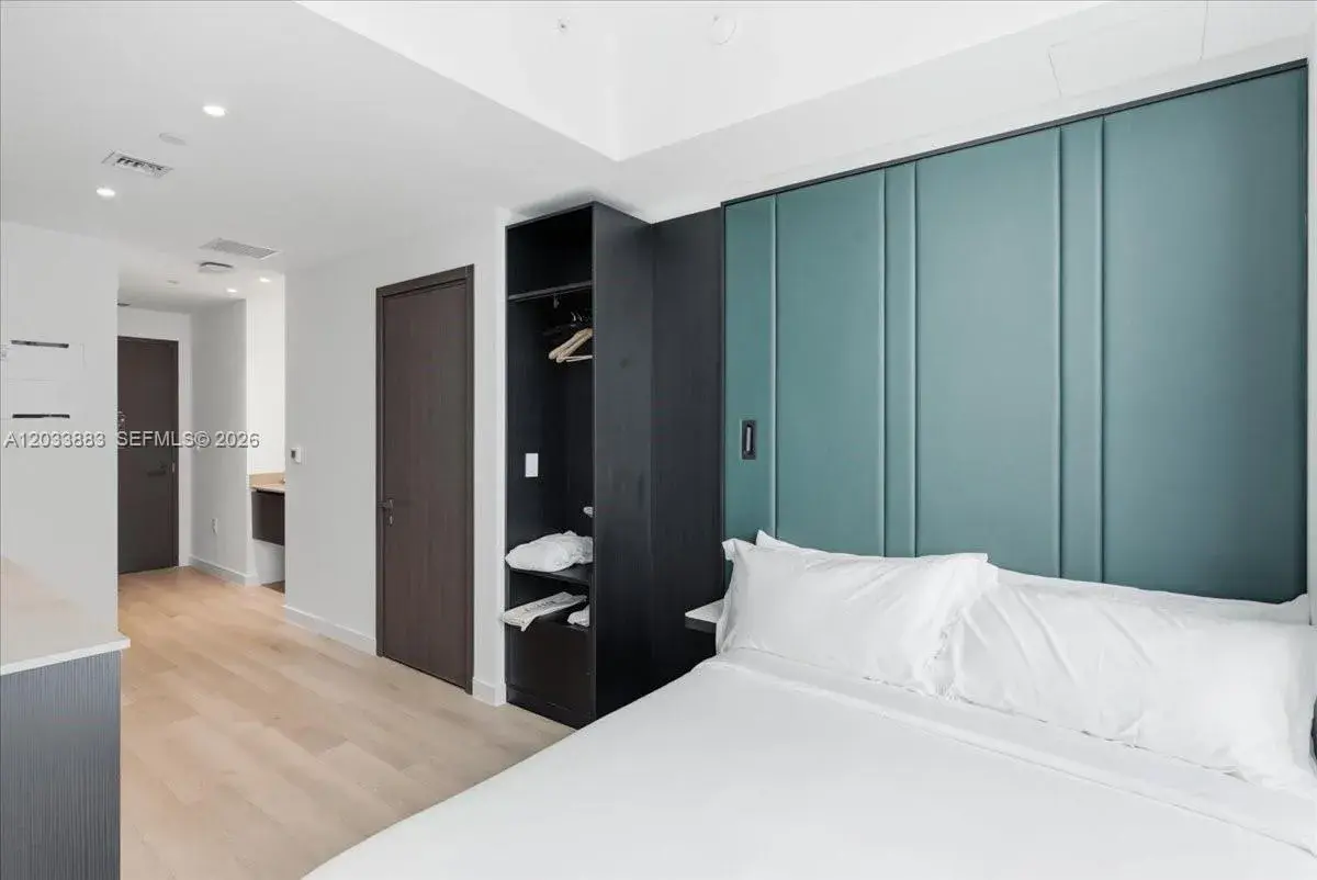 20 NE 11th # 4212, Miami FL 33132