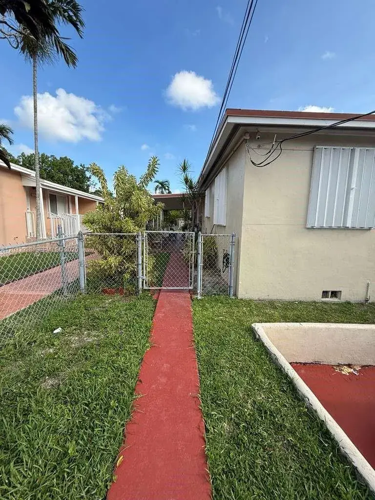 1140 SW 9th St # 2, Miami FL 33130