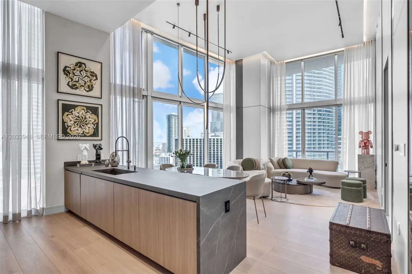 2 bedroom 2 bath for sale at 475 Brickell Ave # 2215, Miami FL 33131