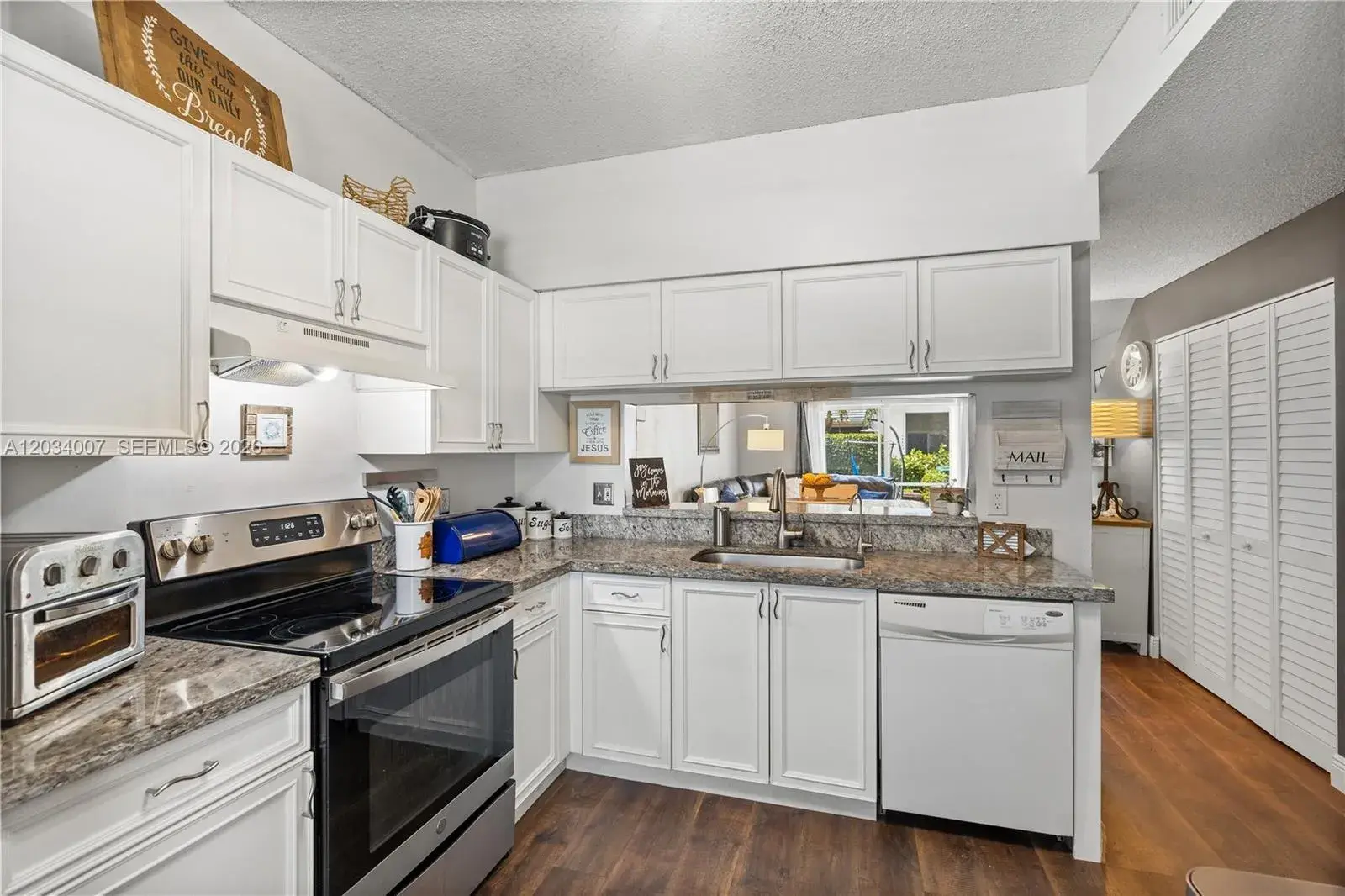 9928 NW 57th Manor, Coral Springs FL 33076