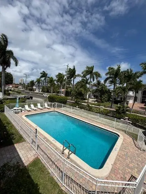 2 bedroom 1 bath Residential for sale at 500 Layne Blvd # 20, Hallandale Beach FL 33009