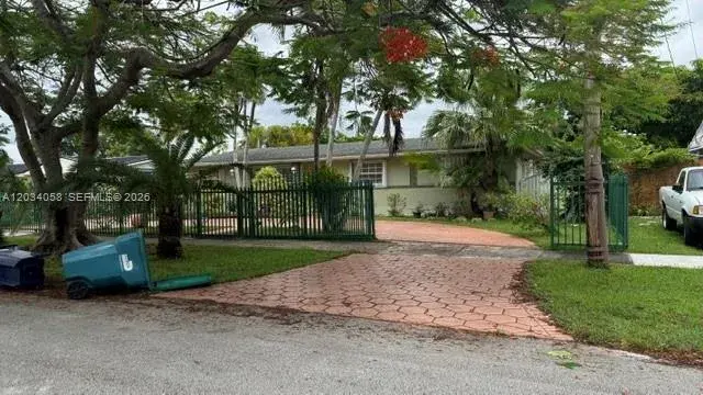6081 SW 109th Ct, Miami FL 33173