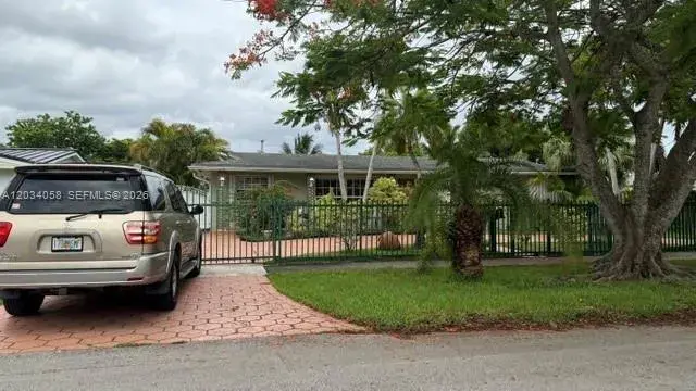 6081 SW 109th Ct, Miami FL 33173