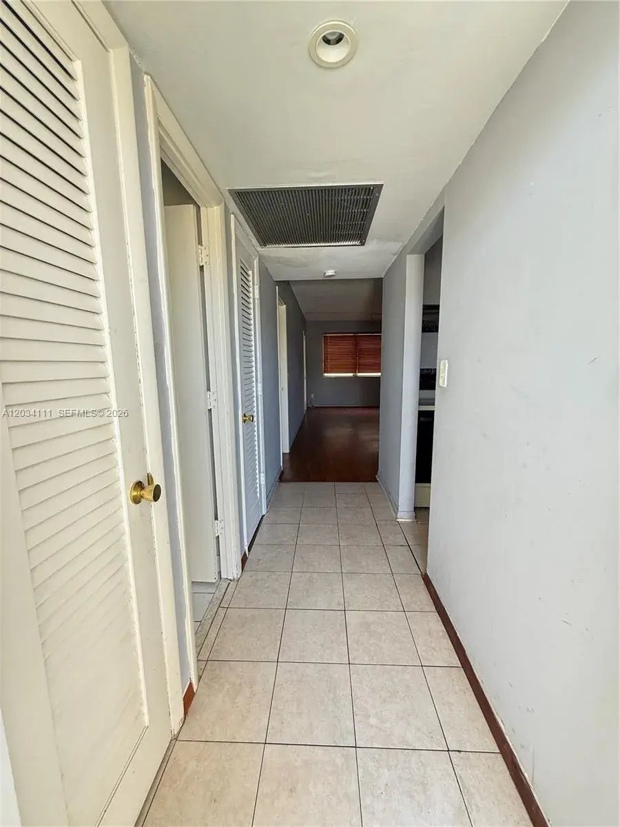 2200 Park Ln # 105, Hollywood FL 33021