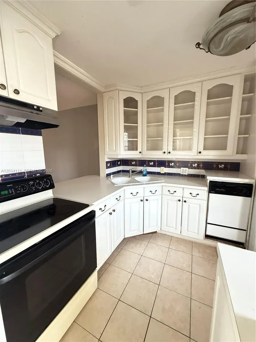 2200 Park Ln # 105, Hollywood FL 33021