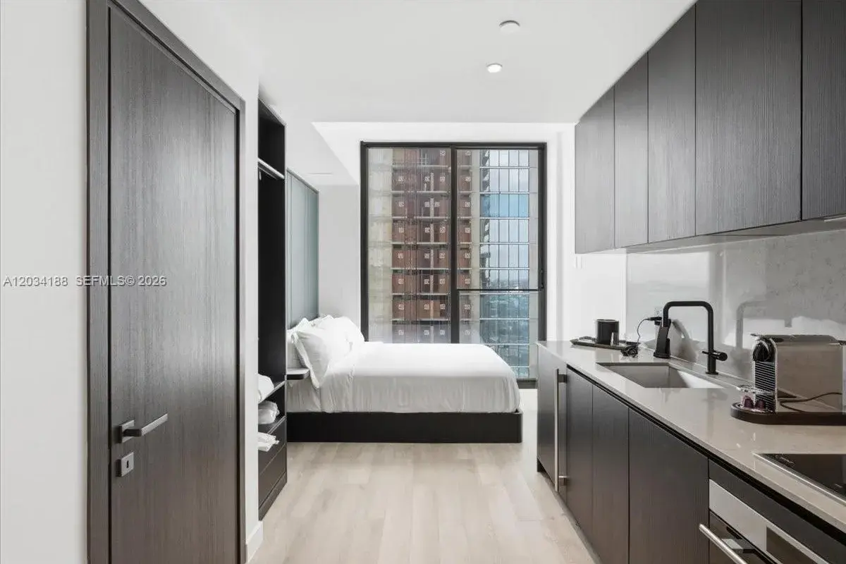20 NE 11th # 4803, Miami FL 33132
