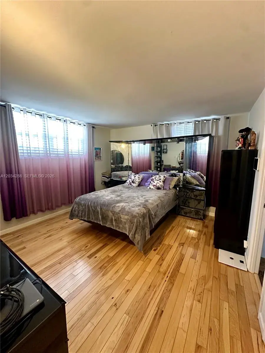211 NE 8th Ave # 304, Hallandale Beach FL 33009