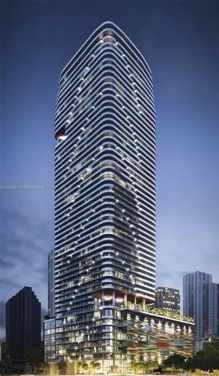 1 bedroom 2 bath Residential Lease for rent at 801 S Miami Ave # 1807, Miami FL 33130