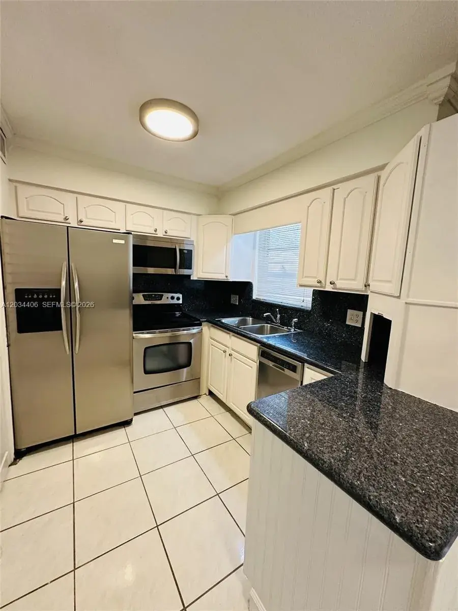 2319 Jackson St # 6, Hollywood FL 33020