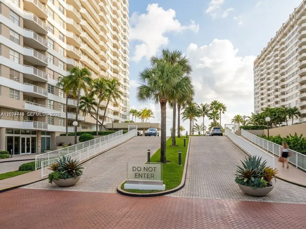 1985 S Ocean Dr # 2B, Hallandale Beach FL 33009