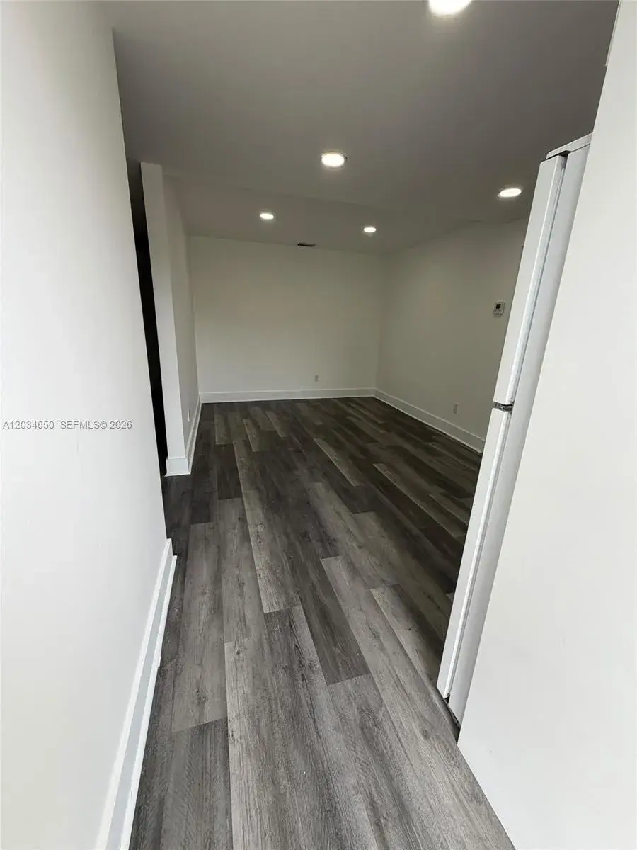 2025 NW 72nd St # 2, Miami FL 33147