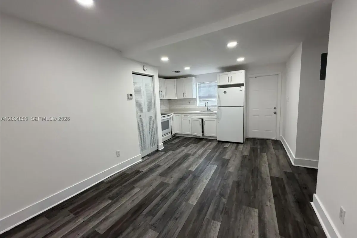 2025 NW 72nd St # 2, Miami FL 33147