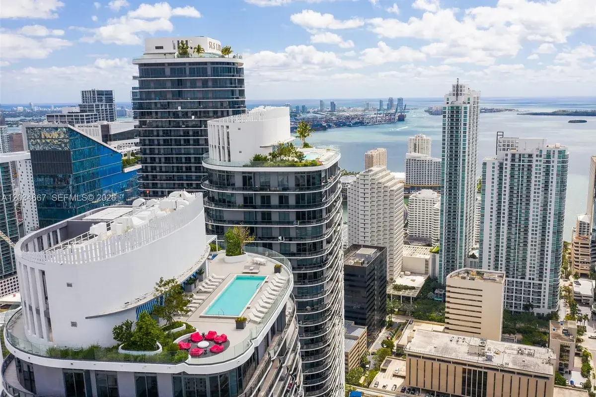 55 SW 9 St # 1605, Miami FL 33130