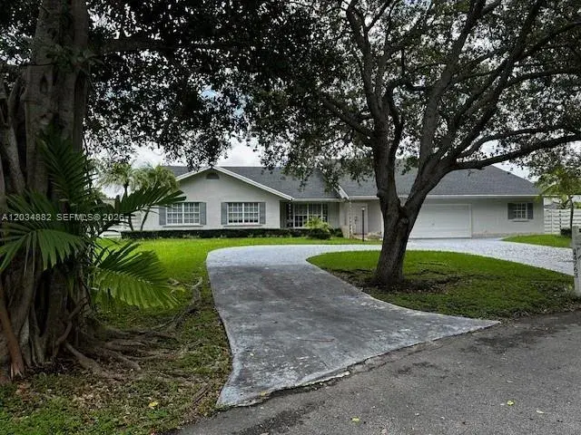 4 bedroom 2 bath for sale at 14763 SW 152nd Pl, Miami FL 33196