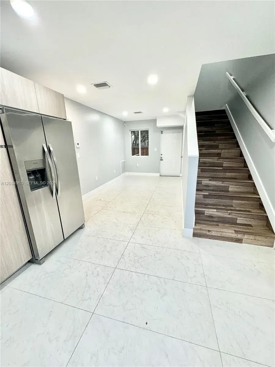 932 NW 2nd St, Fort Lauderdale FL 33311