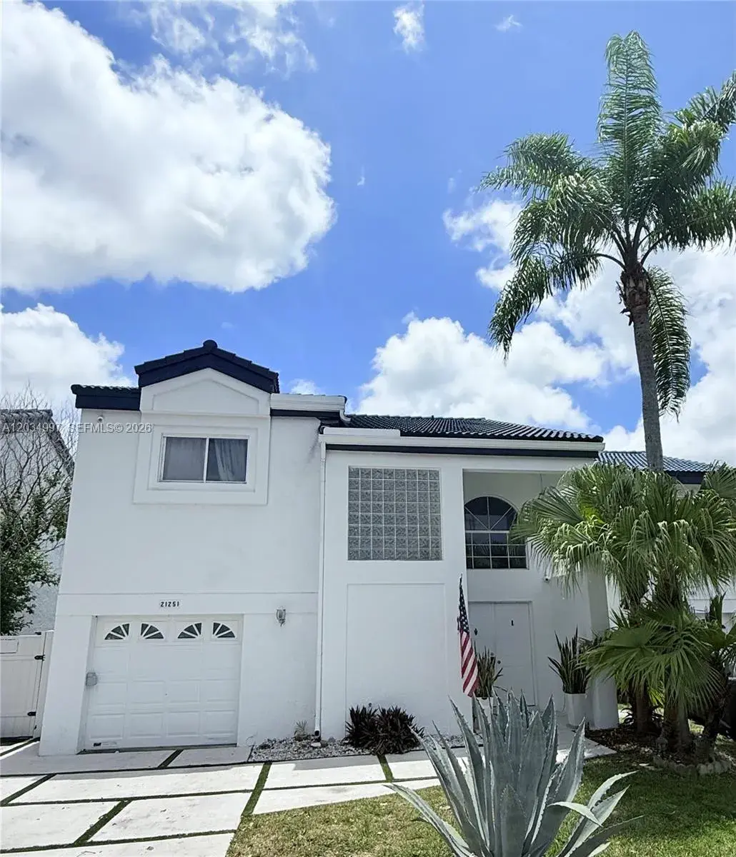3 bedroom 2 bath Residential Lease for rent at 21251 NE 3rd Ct, Miami FL 33179