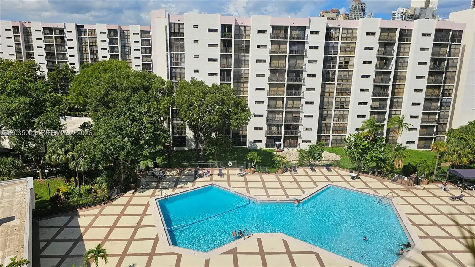 1 bedroom 1 bath for rent at 16909 N Bay Rd # 217, Sunny Isles Beach FL 33160