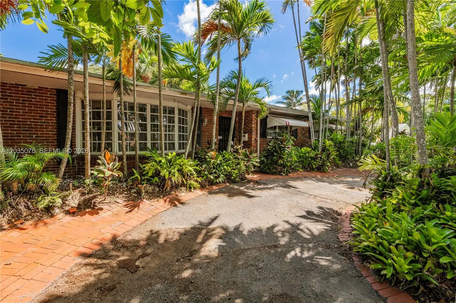 3 bedroom 2 bath Residential for sale at 785 NE 155th St, Miami FL 33162
