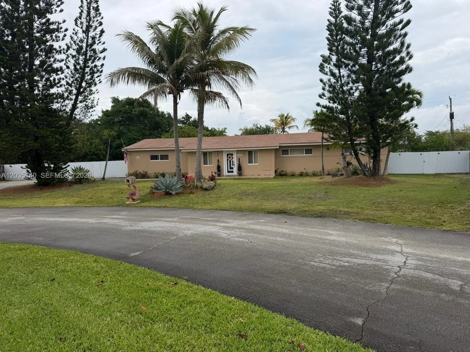 3 bedroom 2 bath Residential for sale at 17405 SW 109th Ct, Miami FL 33157