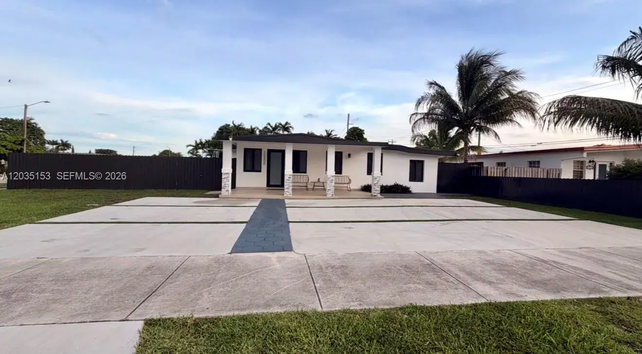 10000 SW 43rd St, Miami FL 33165