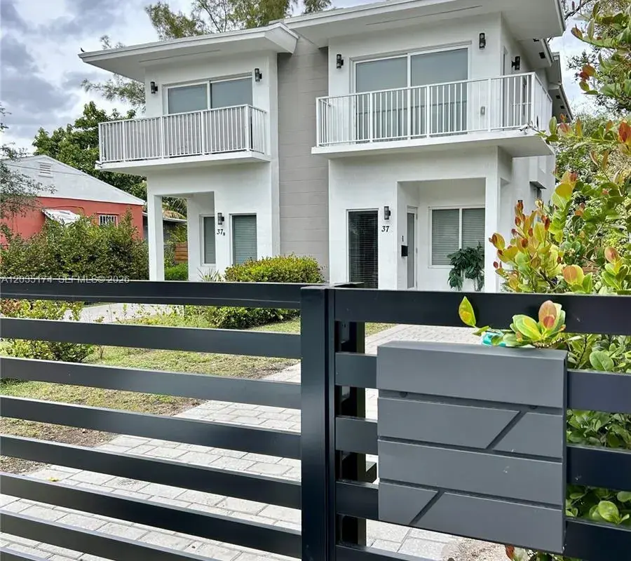 37 NW 70th St, Miami FL 33150