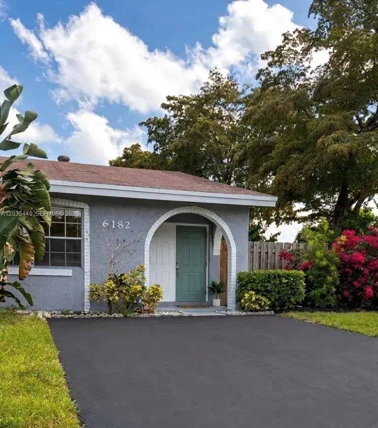 2 bedroom 2 bath Residential for sale at 6182 SW 4th St, Margate FL 33068