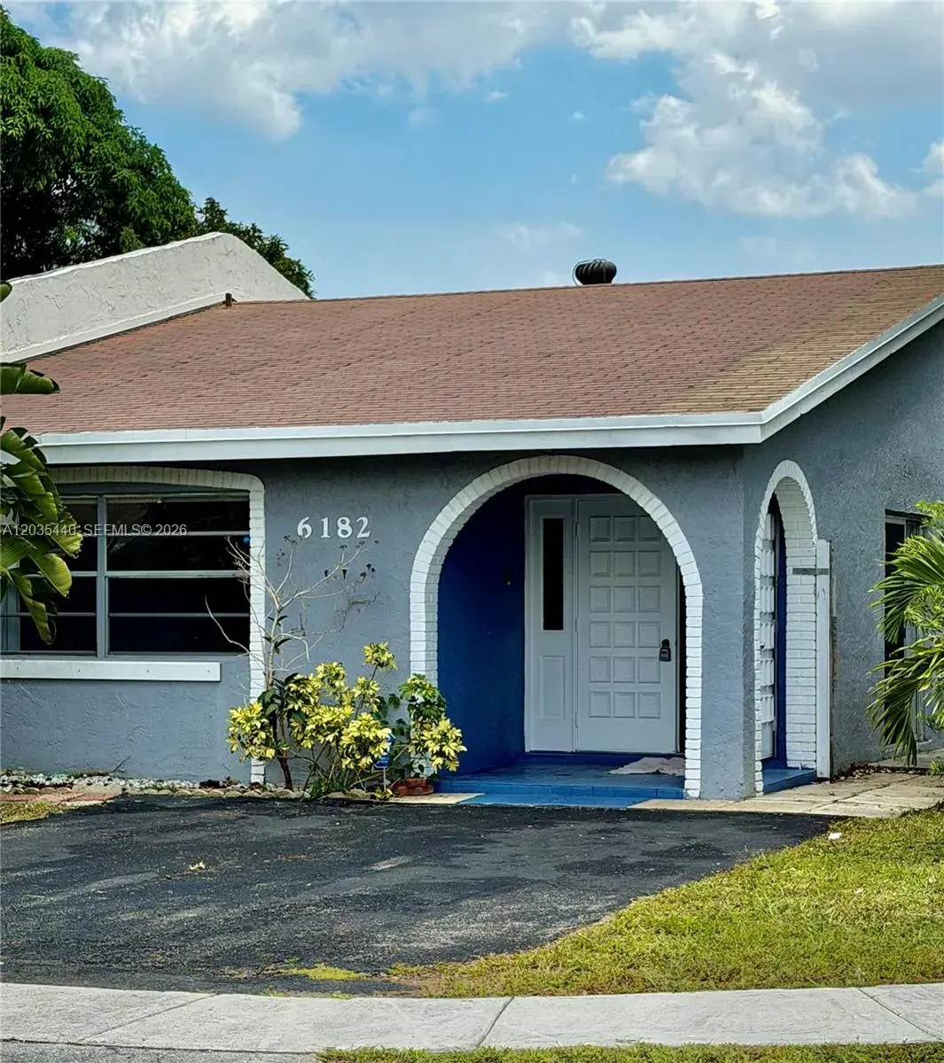 6182 SW 4th St, Margate FL 33068