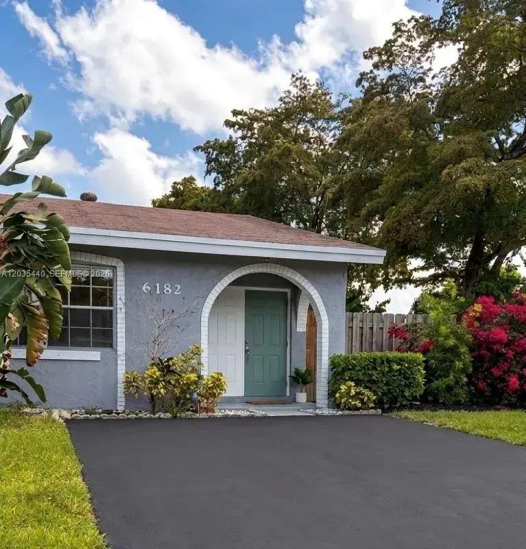 6182 SW 4th St, Margate FL 33068