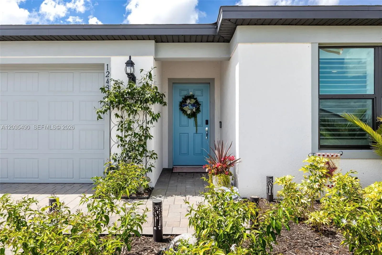 1243 Caloosa Cove Dr, La Belle FL 33935