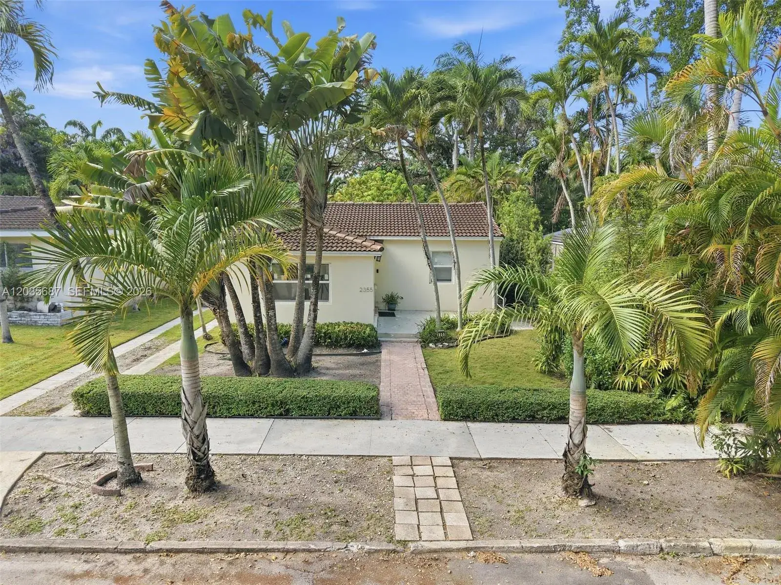 2 bedroom 1 bath for sale at 2355 Overbrook St, Coconut Grove FL 33133