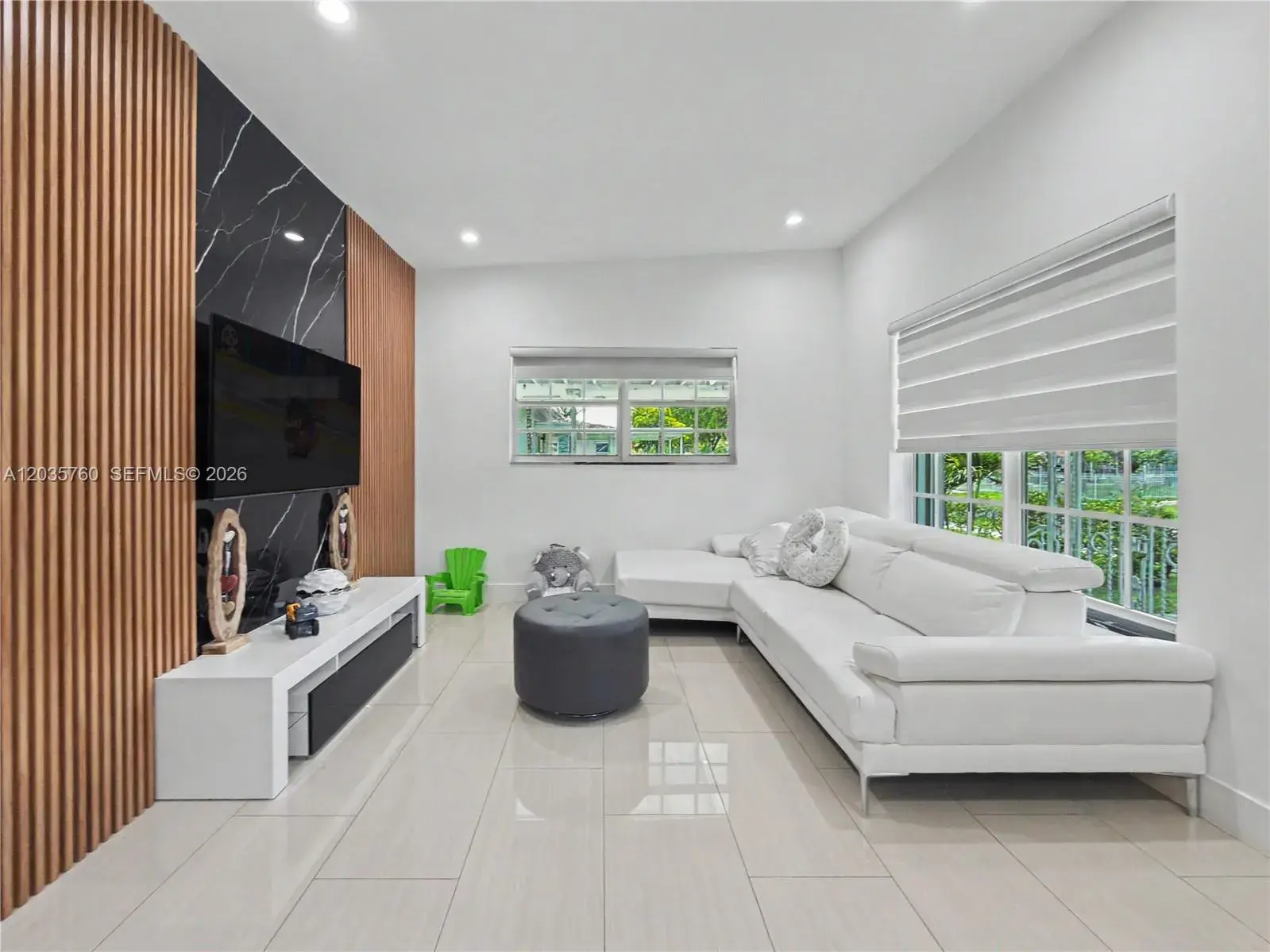 2 bedroom 2 bath Residential for sale at 960 NE 146th St, North Miami FL 33161