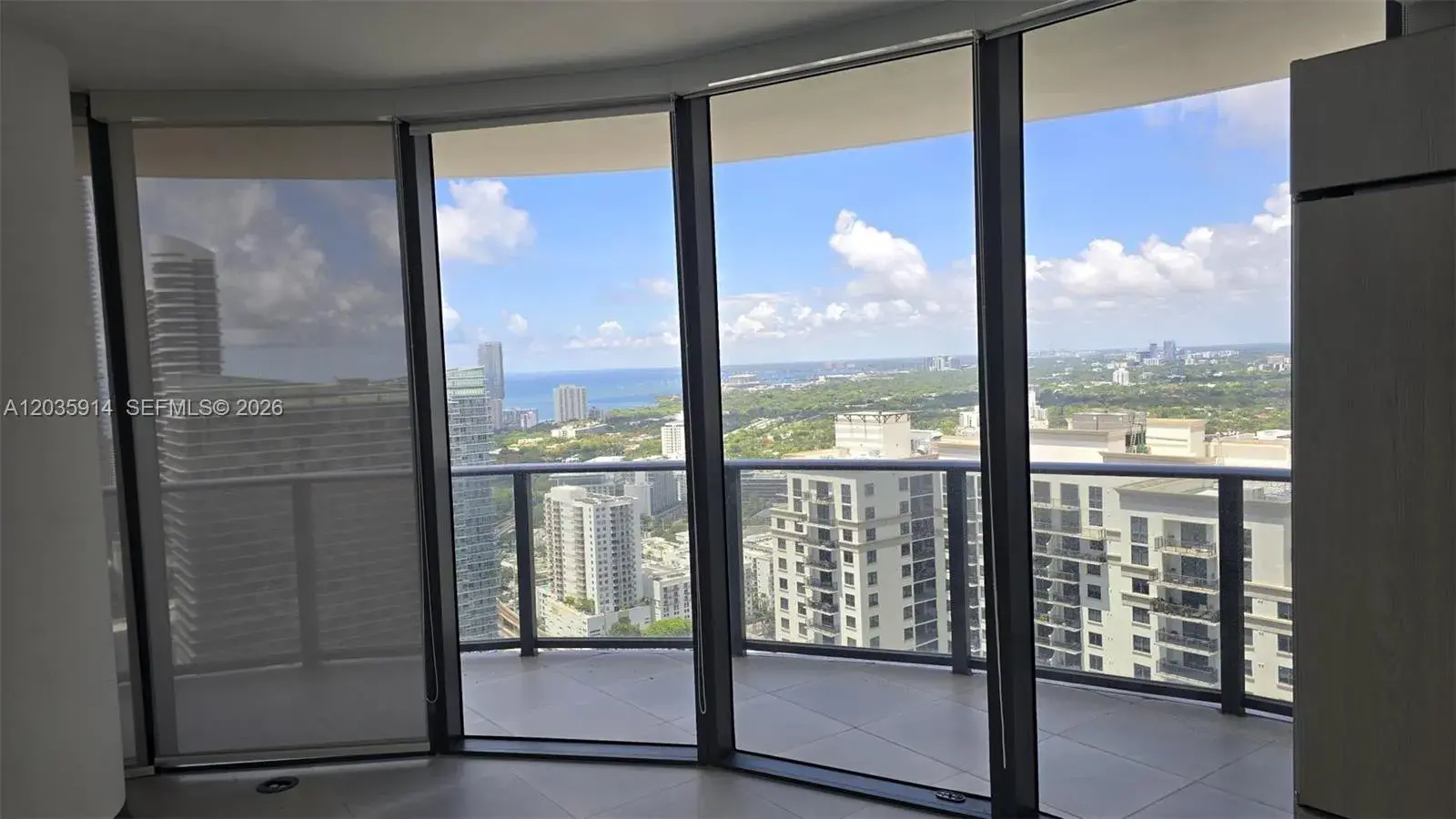 45 SW 9th St # 3906, Miami FL 33130