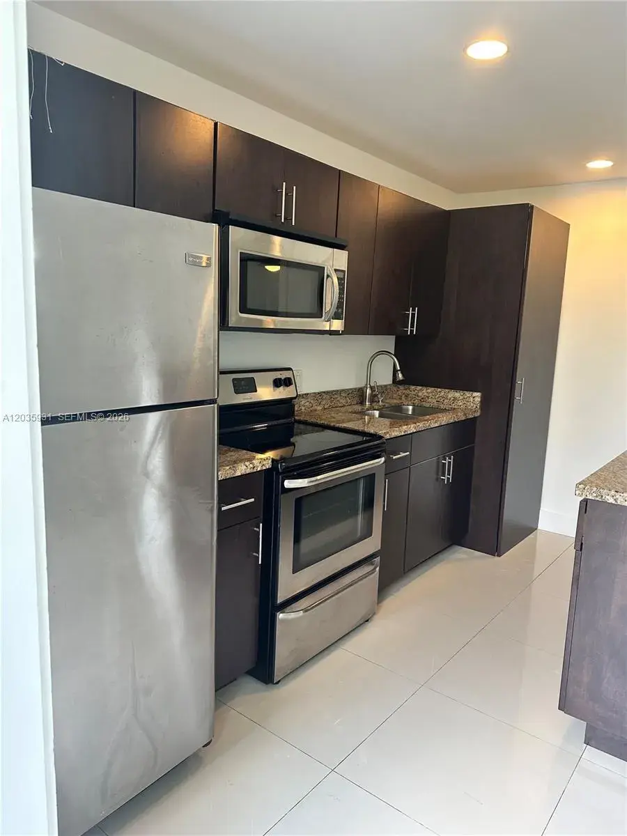 1 bedroom 1 bath Residential Lease for rent at 3071 SW 27th Ave # 25, Miami FL 33133