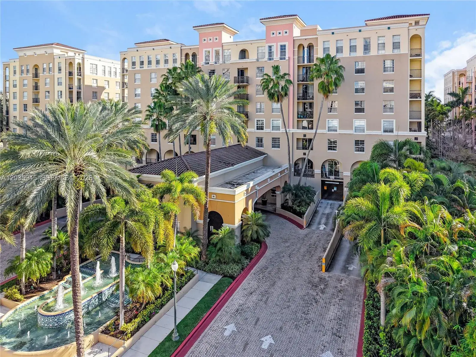 1 bedroom 1 bath Residential for sale at 520 SE 5th Ave # 2307, Fort Lauderdale FL 33301