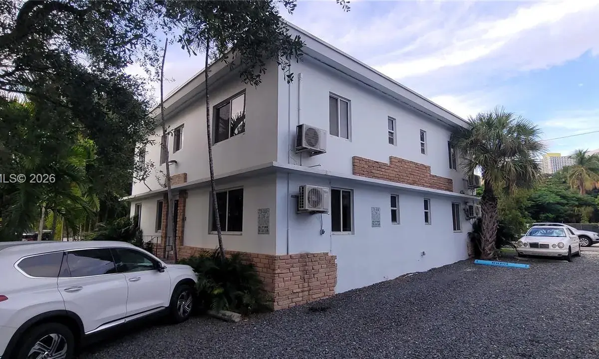350 SW 15th Rd # 9, Miami FL 33129