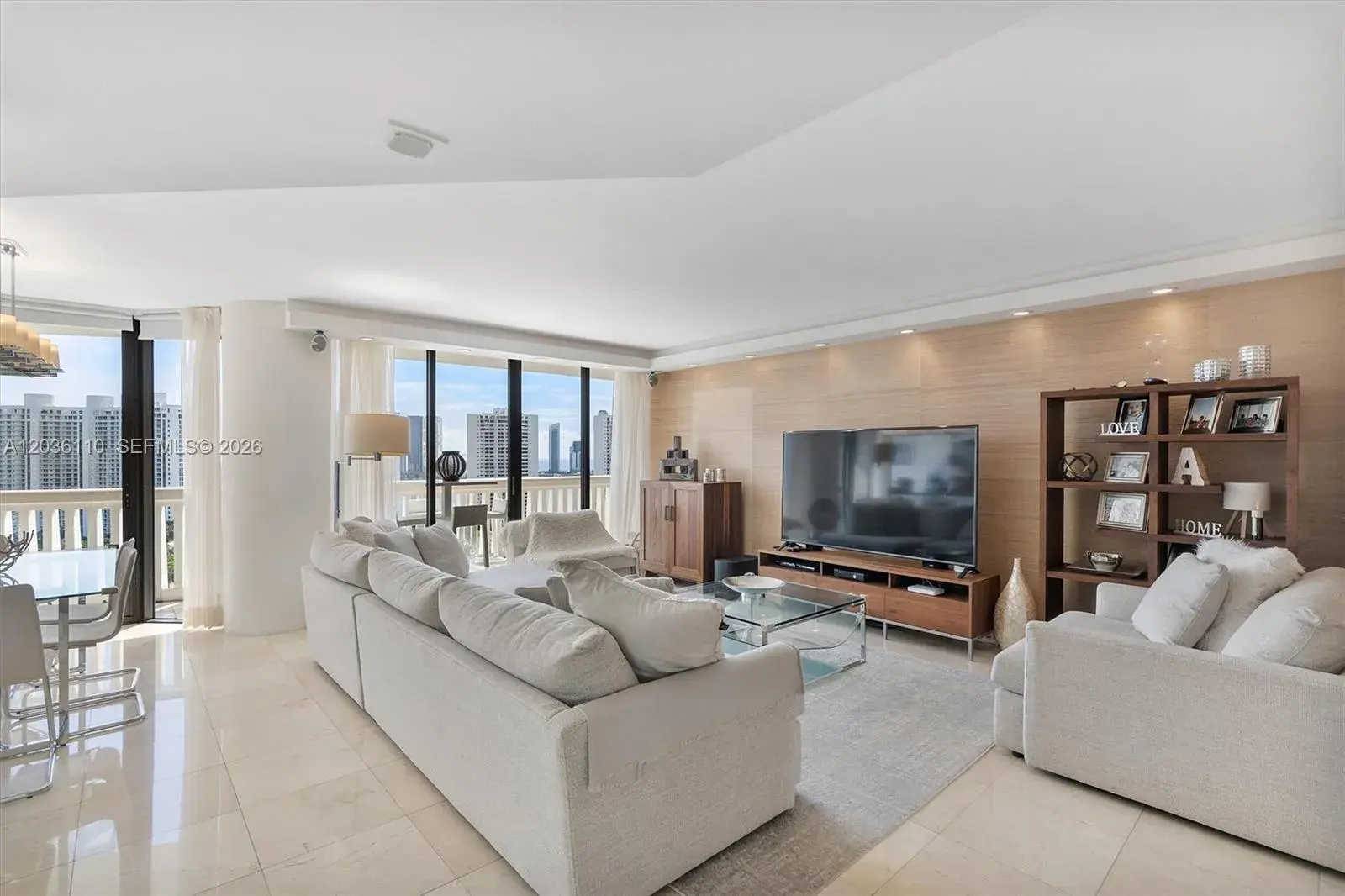 1000 W Island Blvd # 2307, Aventura FL 33160