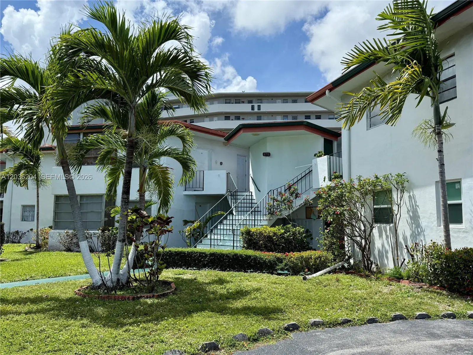 1 bedroom 1 bath Residential for sale at 18750 NE 18th Ave # 251, Miami FL 33179