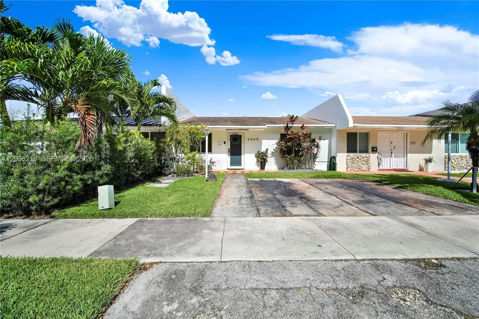 2 bedroom 1 bath Residential for sale at 4260 SW 68th Ct, Miami FL 33155