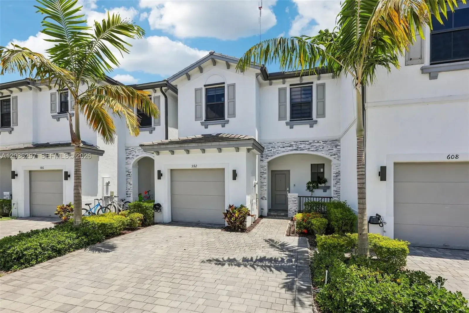 3 bedroom 2 bath Residential for sale at 592 NW 203rd Ter, Miami Gardens FL 33169