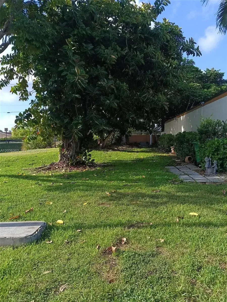 1700 SW 131st Place Cir S, Miami FL 33175