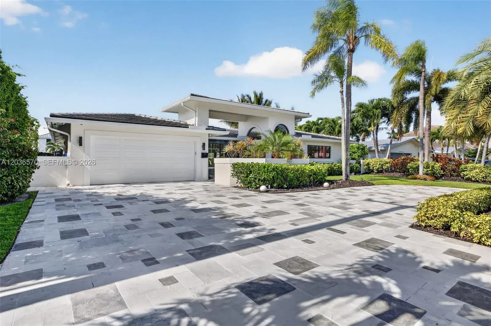 3 bedroom 2 bath for sale at 2611 NE 36th St, Lighthouse Point FL 33064