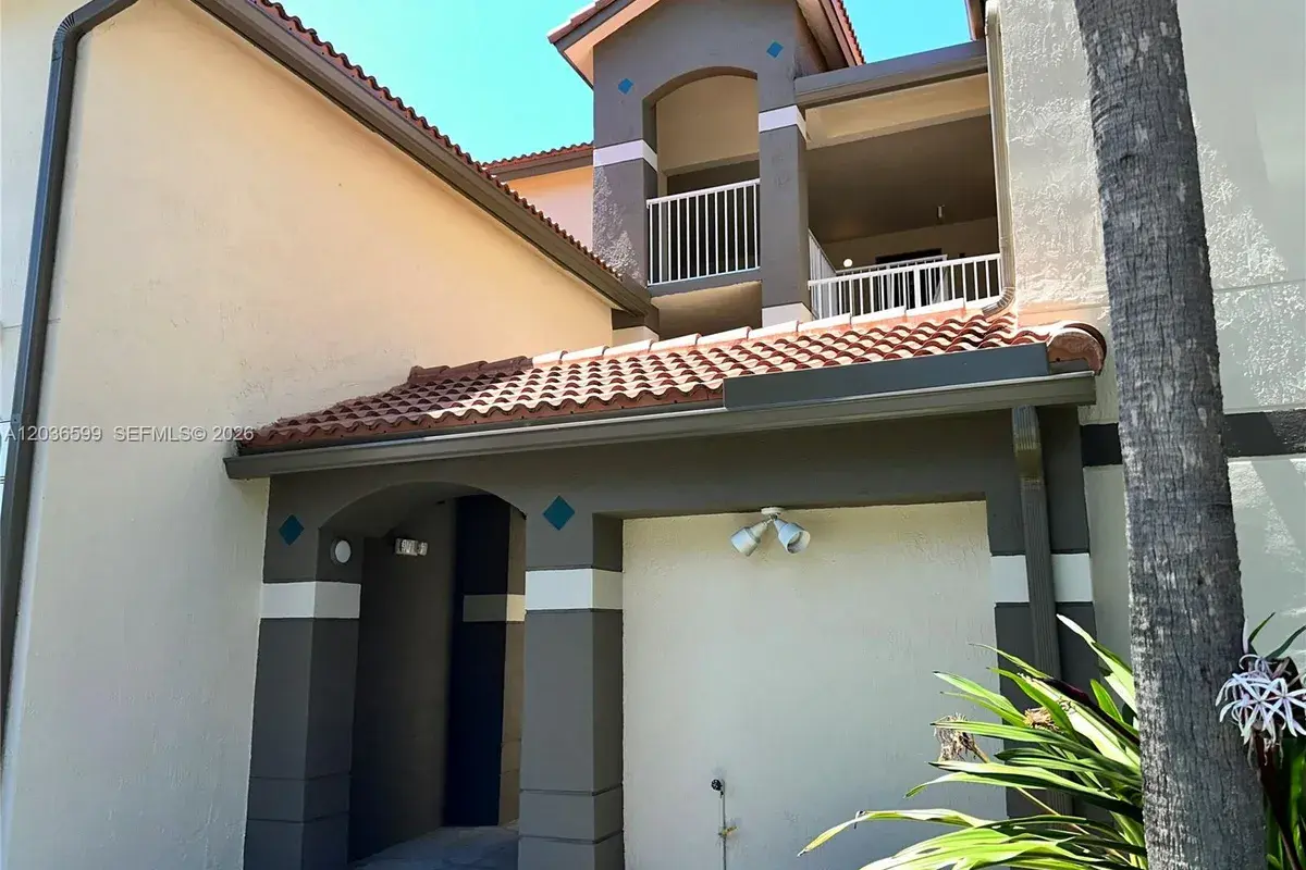 460 S Park Rd # 203, Hollywood FL 33021